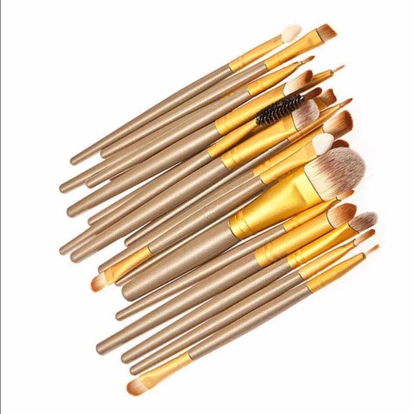 New Bundle Makeup Set - Picture 3 of 4