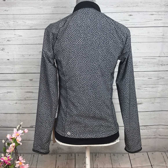 NWT Lululemon Hit It Jacket Black/Gray Sz 4 - Picture 3 of 4