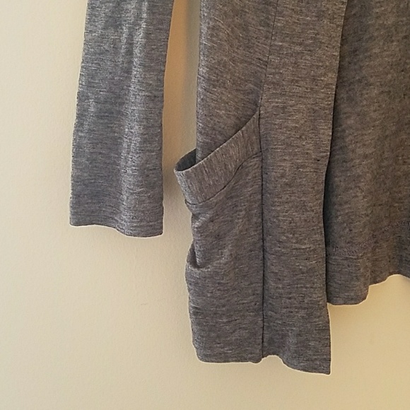 Banana Republic gray cardigan - Picture 3 of 4