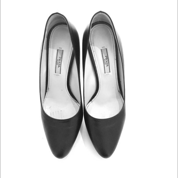 Prada Shoes - Classic leather Prada pumps. 100% authentic.