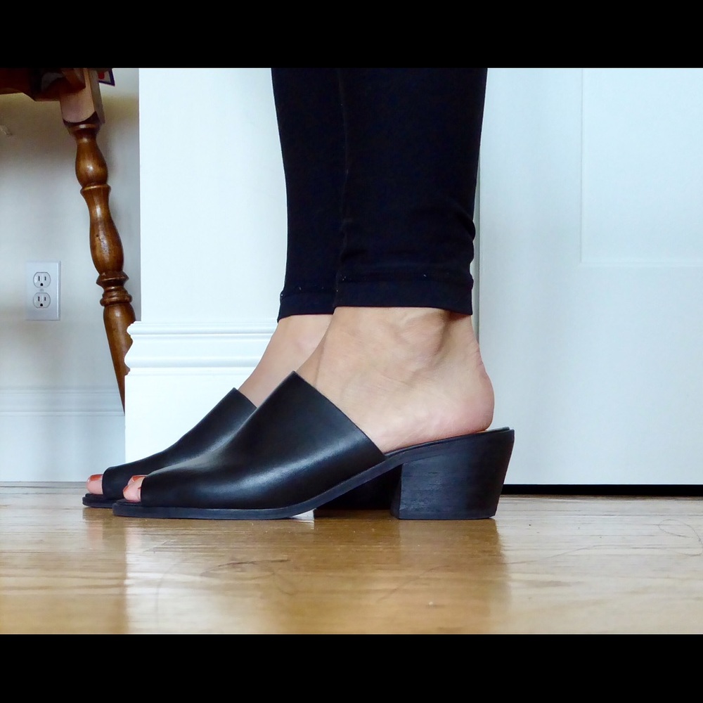 Madewell Eller Black Leather Mules Sz 8 Low Heel