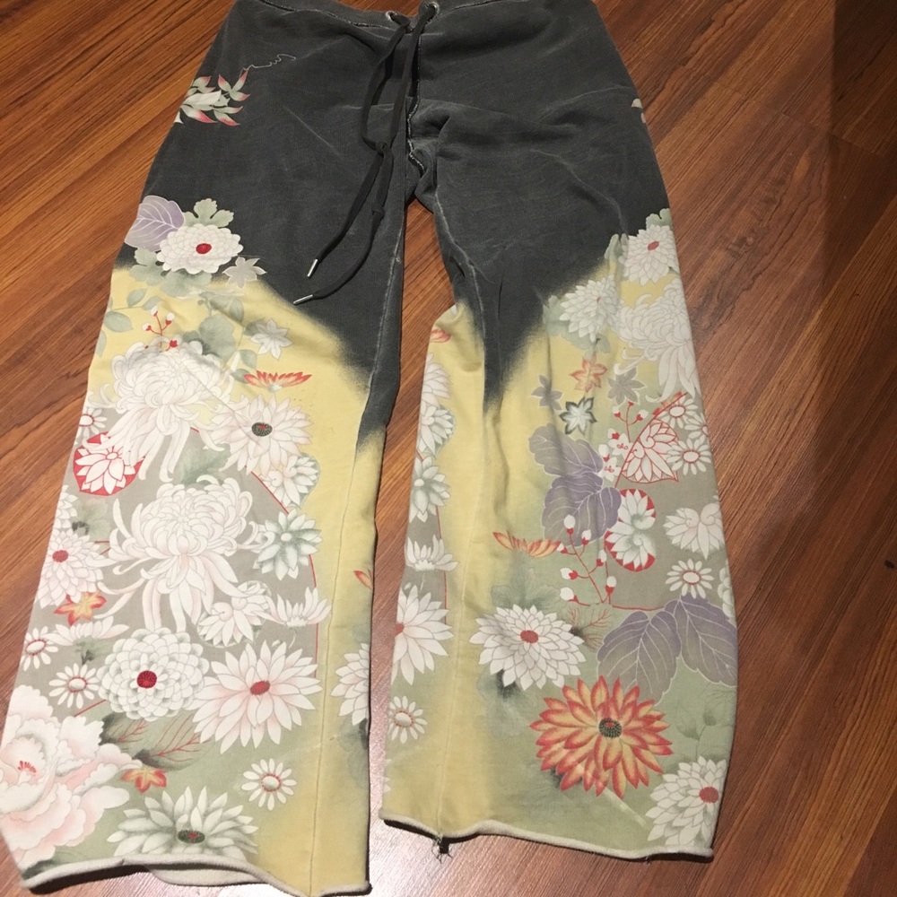 Gorgeous lucky brand Asian floral sweatpants small