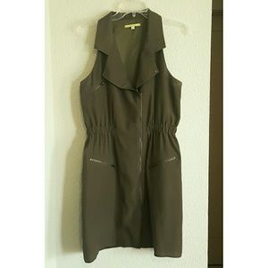 Gianni Bini green dress with zippers