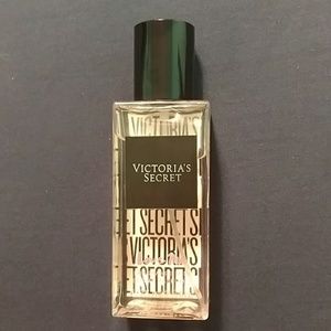 Love Me Body Mist - Victoria Secret