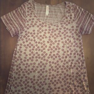 Medium Lularoe Classic Tee