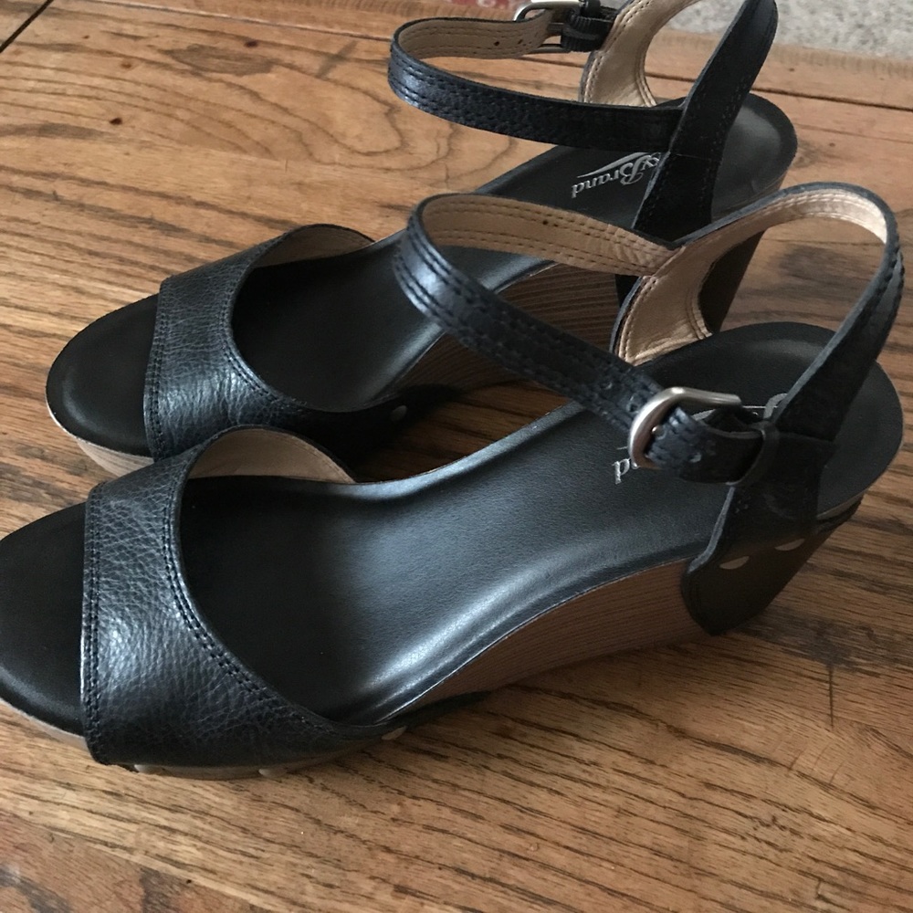 Lucky Black wedge heels