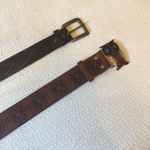 Bundle of two wide width belts