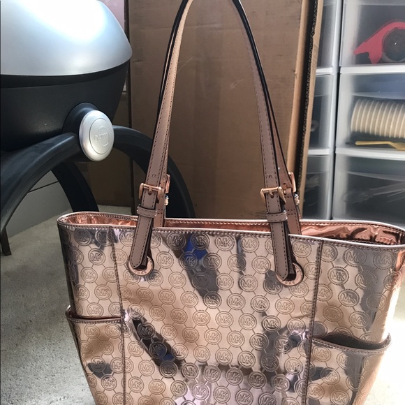Michael Kors Rose Gold Tote. BNWOT. Never used. - Picture 4 of 4