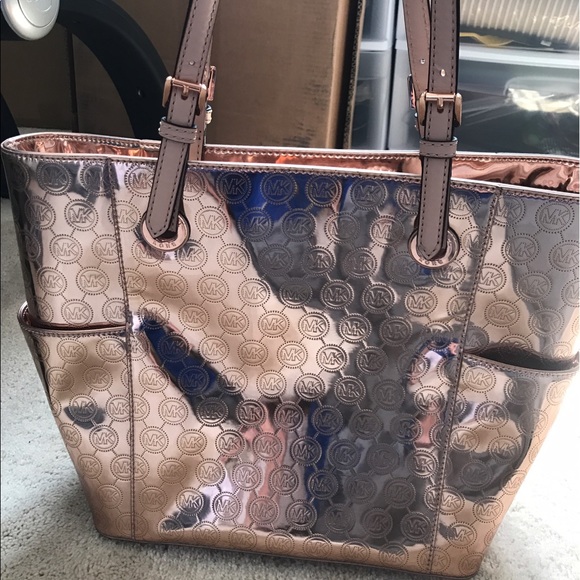 Michael Kors Rose Gold Tote. BNWOT. Never used. - Picture 2 of 4