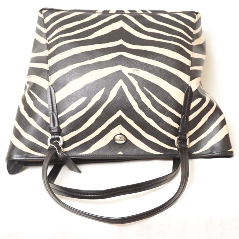 🎯DEAL OF THE DAY‼️ EUC COACH PEYTON SHOULDER BAG - Picture 5 of 7