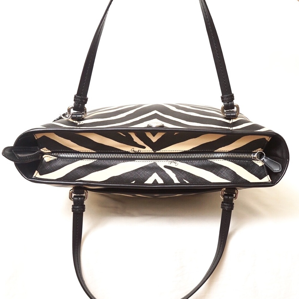 🎯DEAL OF THE DAY‼️ EUC COACH PEYTON SHOULDER BAG - Picture 6 of 7