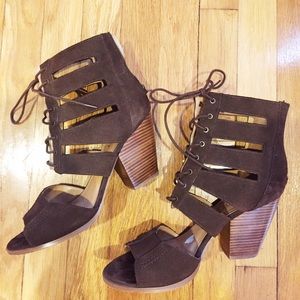 Nine West laceup sandals. 8.5. Gently worn.