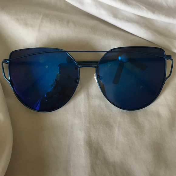 Blue mirror sunglasses - Picture 1 of 1