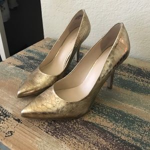 Nine West Gold Pumps