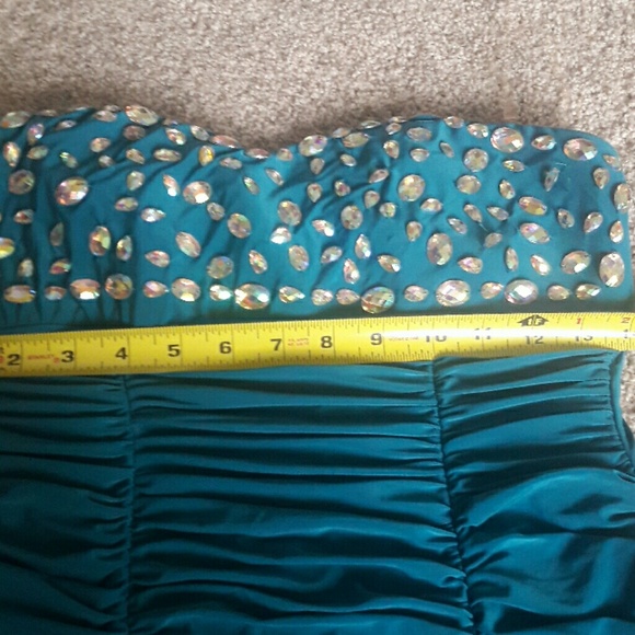 Club dress - Picture 7 of 7