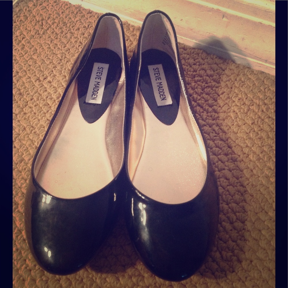 patent leather Steve Madden flats. worn once