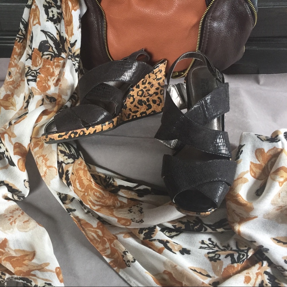 Kenneth Cole Reaction Wedges