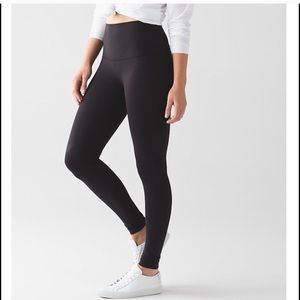 Lulu Lemon wunder under