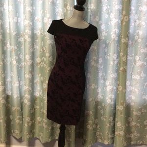 Preowned Carmen Marc Valvo dress size 4