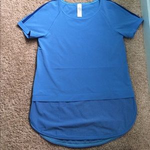 🌺Ivivva Run Day Fun Day tee🌺