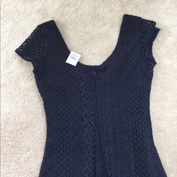 NWT- Hollister Lace Dress (0) - Picture 2 of 2