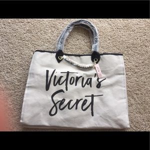BNWT VS TOTE