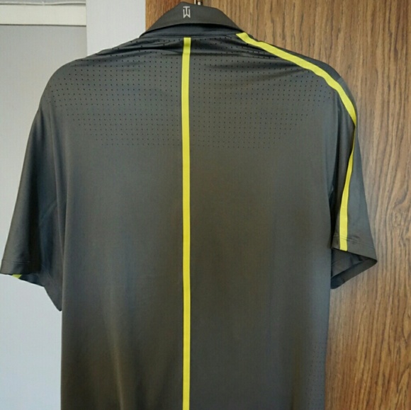 Nike Tiger Woods Golf Polo - Picture 2 of 2