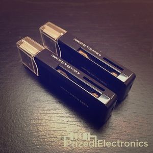 2 x USB 3.0 Memory Card Reader 2 Slots