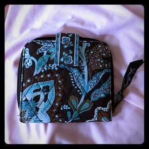 Vera Bradley wallet in Java Blue