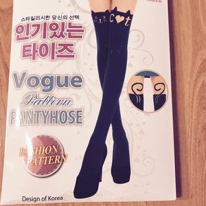 Free w purchase //Cute cat tights