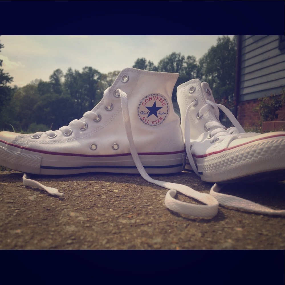 BRAND NEW | NEVER WORN | WHITE HIGHTOP CHUCKS