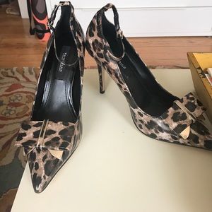 Never worn leopard pumps with ankle strap