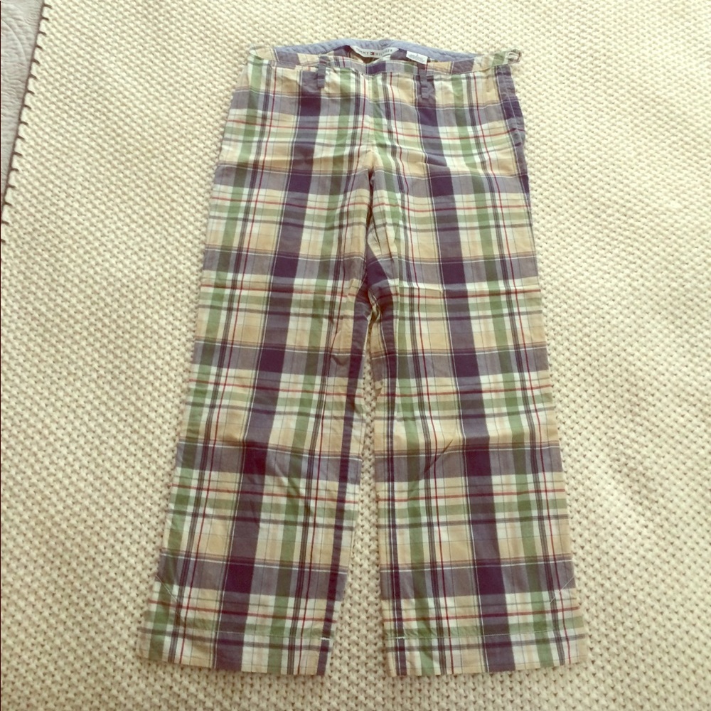 Women's Tommy Hilfiger plaid capris 4