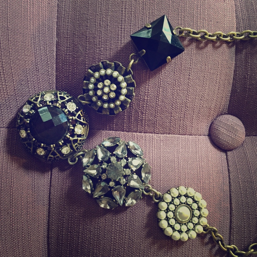 Bronze tone black and pearl necklace