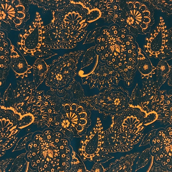 SOLD! Lularoe Carly orange paisley print S - Picture 4 of 6