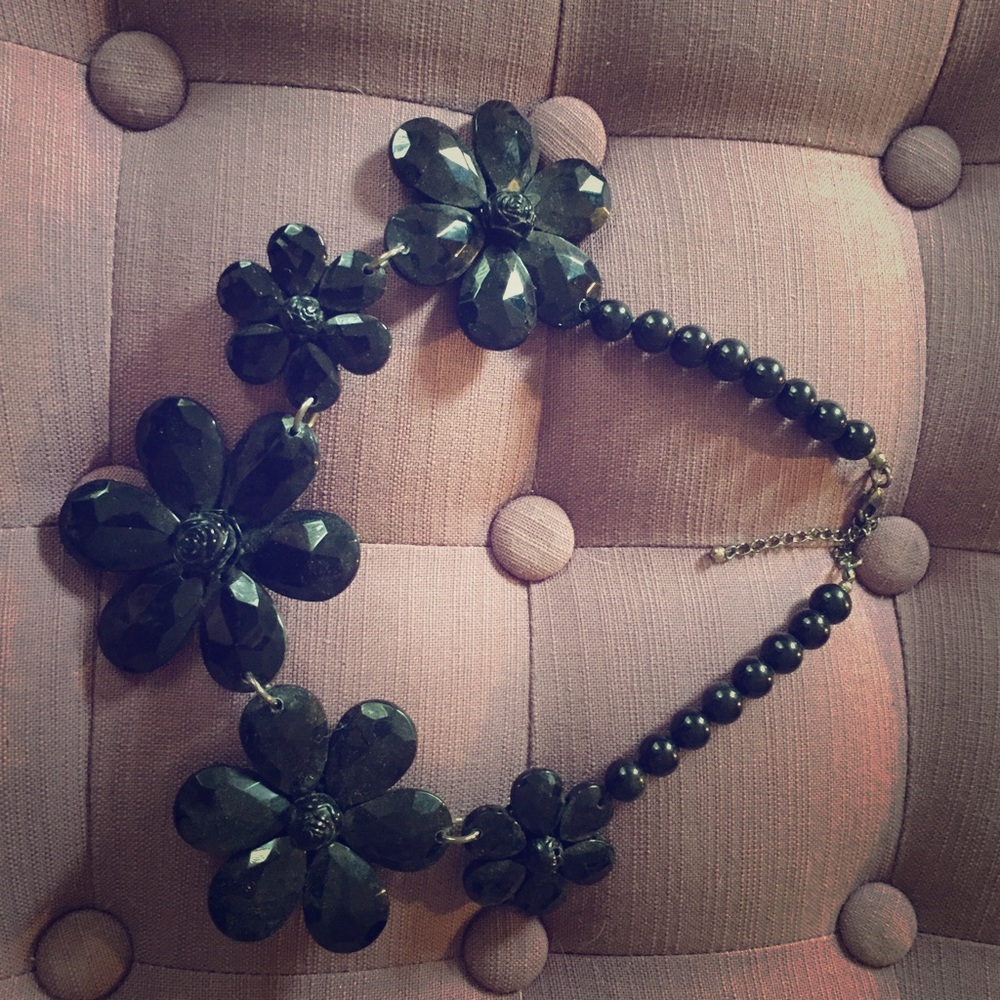 BLack faceted plastic flower necklace