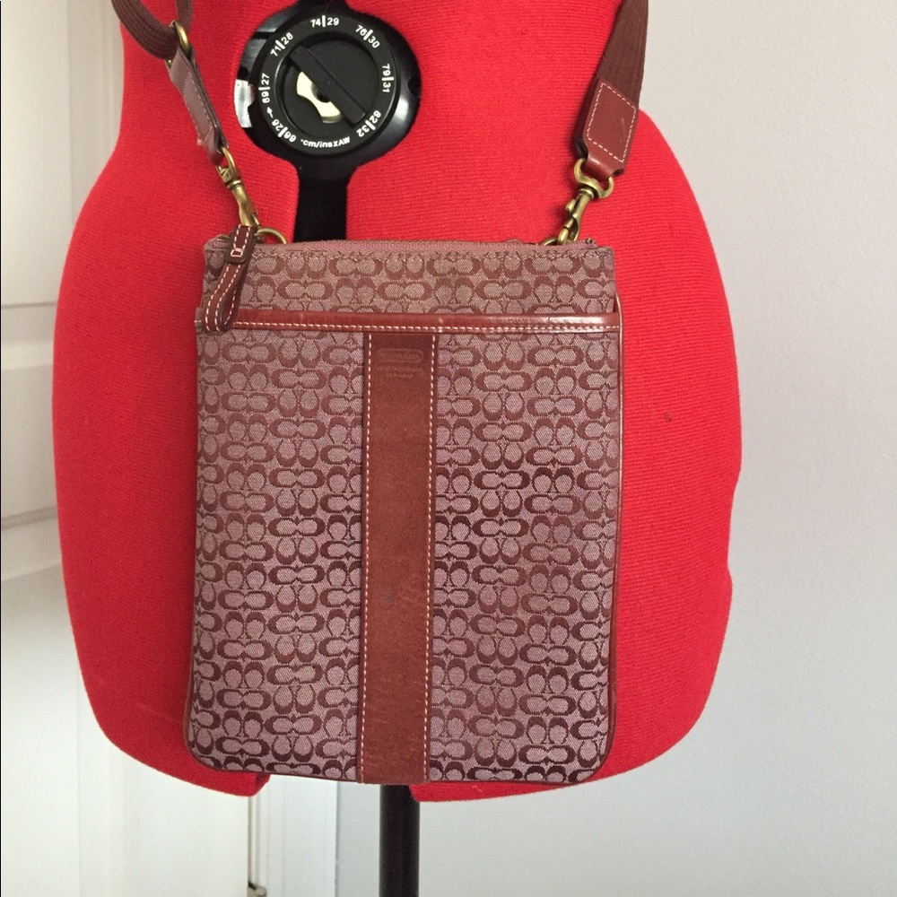 Coach, crossbody bag, adjustable strap.