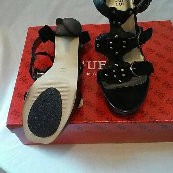 New!!! Guess leather gladiator style heel - Picture 2 of 2