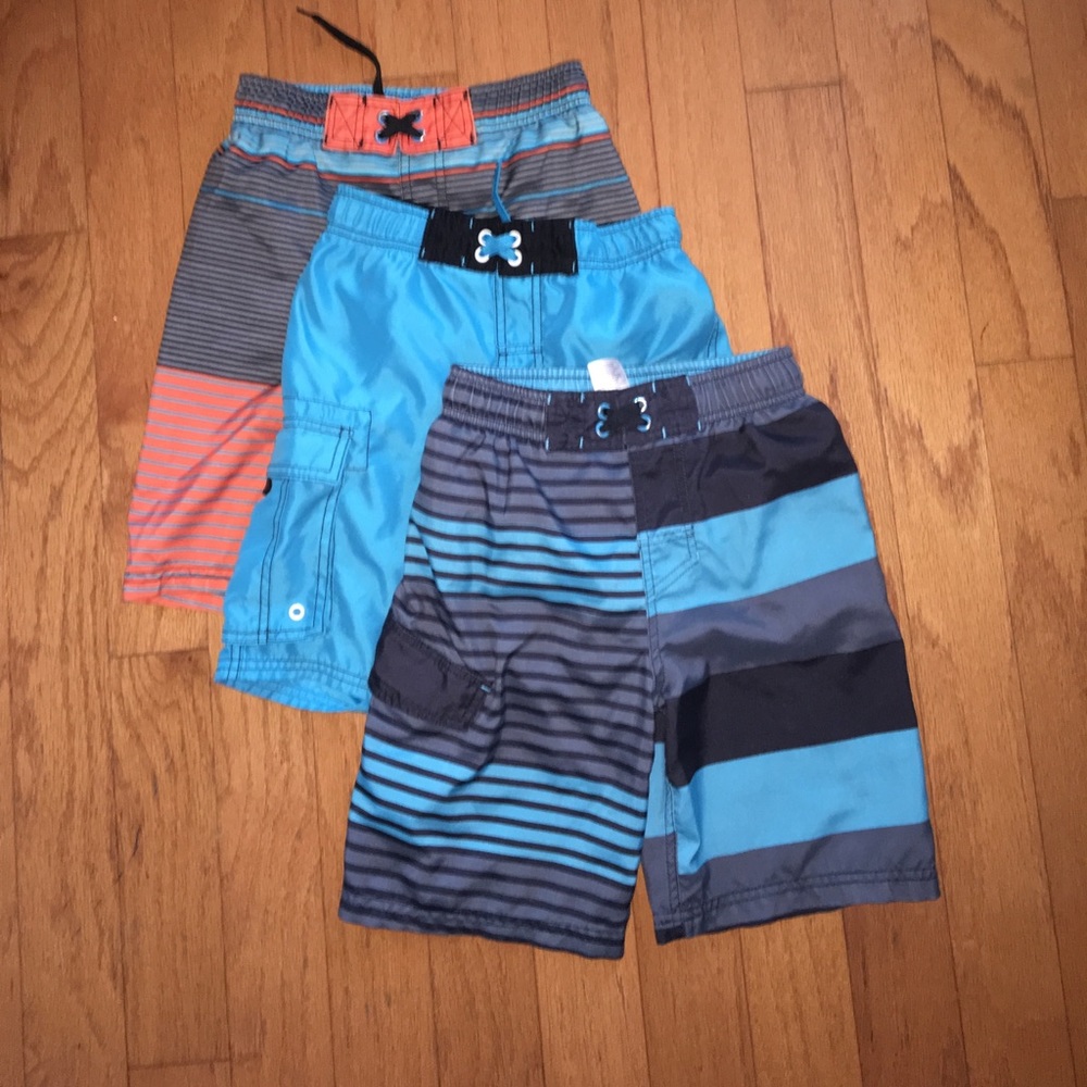 Boys swim trunks size 6-7
