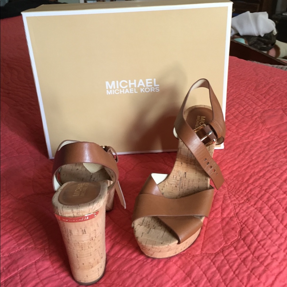 MK Natalia Platform 💯 Authentic Brand New