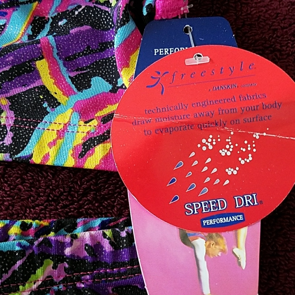 Danskin Freestyle Performance Set Speed Dri - Picture 4 of 7