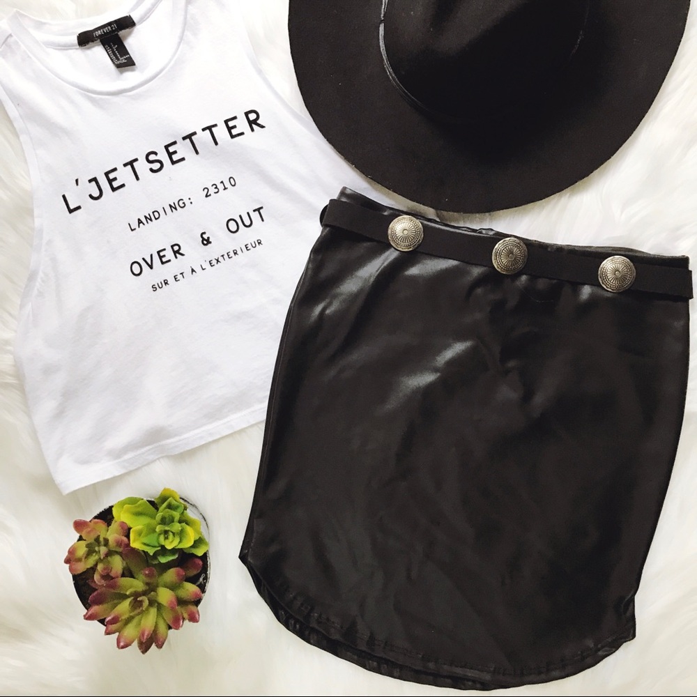 Black vegan Leather skirt🔥