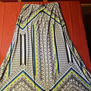 Maxi skirt with assymetrical design
