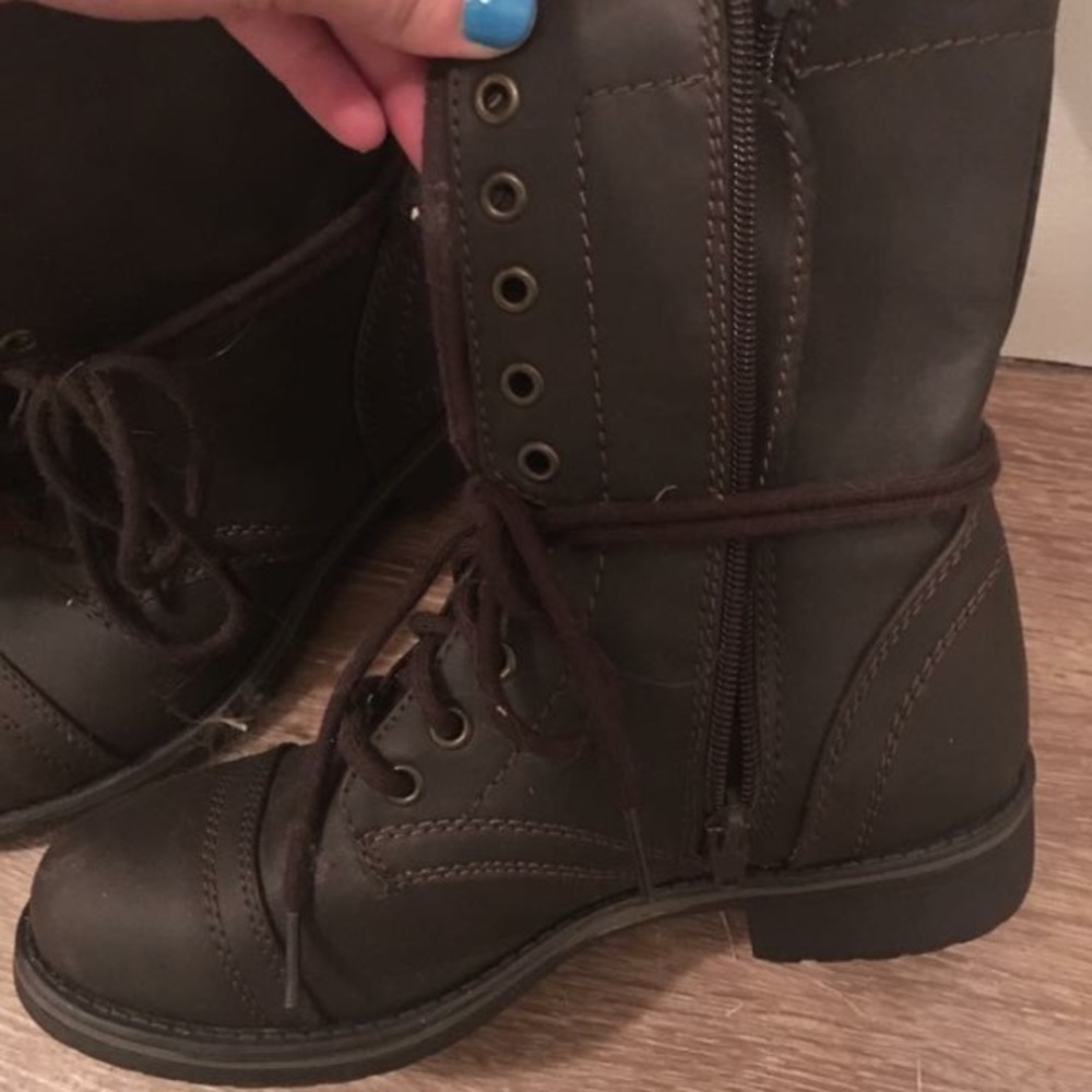 Combat boots