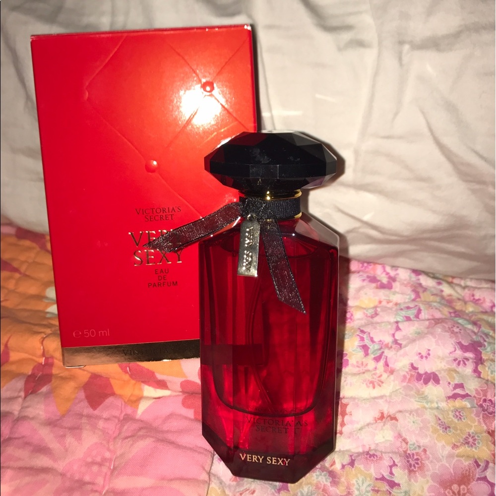 🔥SALE🔥 VICTORIA'S SECRET VERY SEXY EAU DE PARFUM