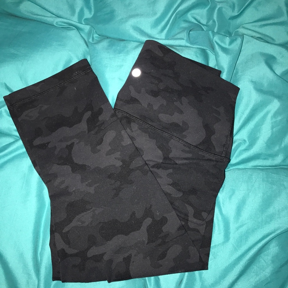 High waisted Black camo crops SUPER RARE