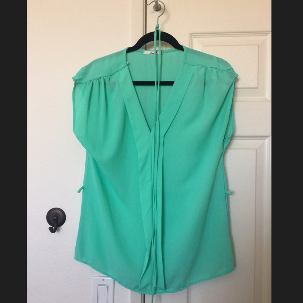 Cute turquoise blouse