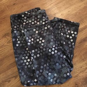 Patterned athletic capris. Reebok size S.