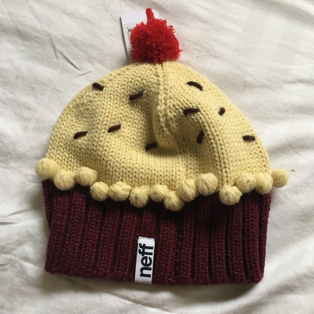 ✨RED VELVET BEANIE✨