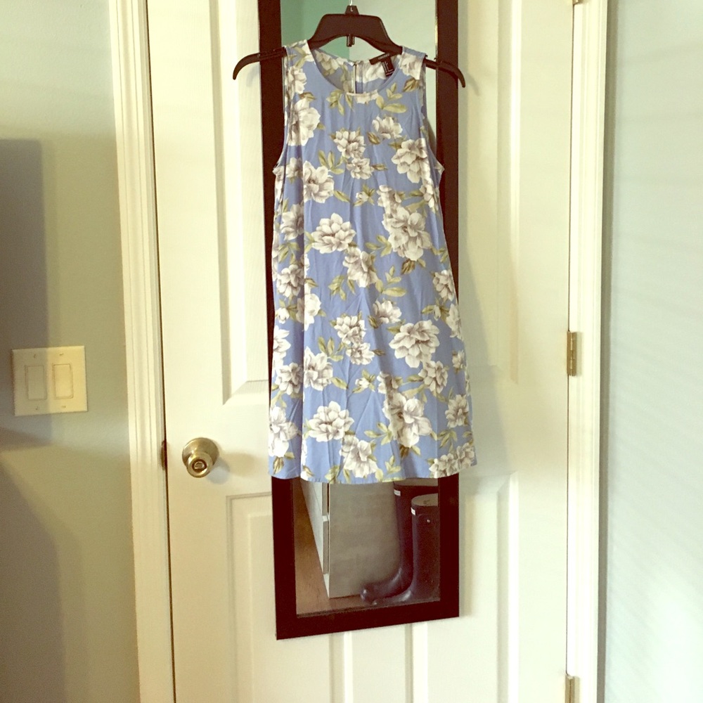 Pretty floral shift dress
